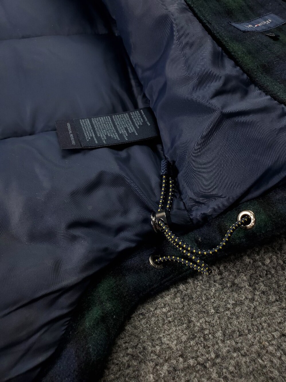 Tommy Hilfiger Wool Goose Down Puffer Vest XL Black Watch Tartan Navy Blue Green - Picture 10 of 13